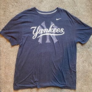 Nike New York Yankees shirt